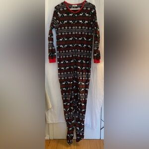 Holiday Reindeer Fair Isle Onesie Pajamas w/ Feet Red & Black Size M